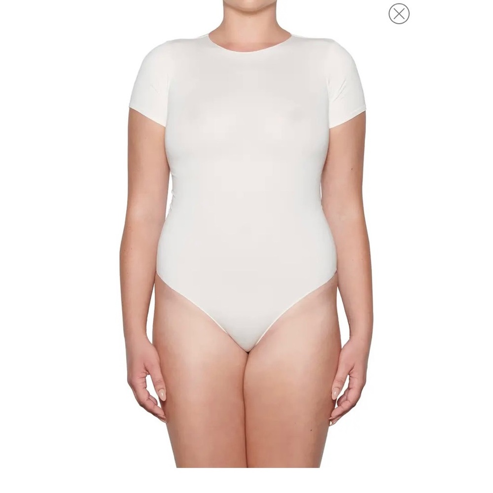 Essential T-Shirt Bodysuit *SOLD OUT ON WEBSITE* - Picture 2 of 4